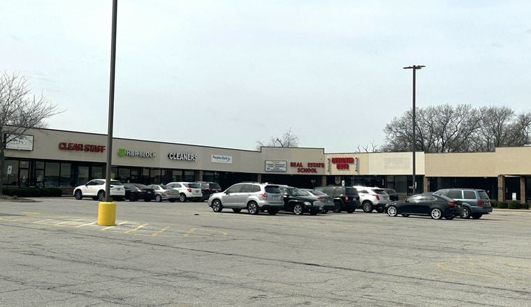 Mid Oak Plaza