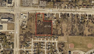 211 & 225 E Ryan Rd