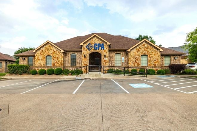 Office space for Sale at 935 W Glade Rd. in Hurst