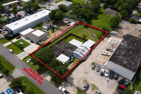 Office/Shop on 21,000 SF Fully Fenced - Houston