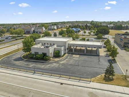 Photo of commercial space at 495 North Weber Road in Romeoville