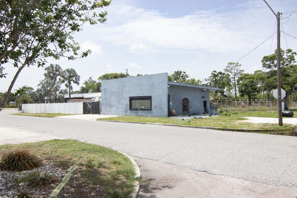 579 27th Street South