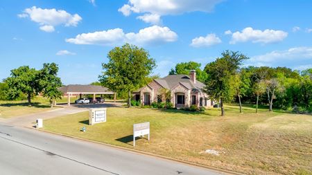 800 Autumn Ridge Dr - Granbury