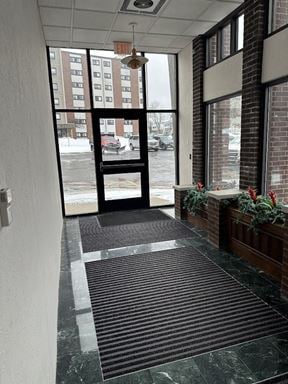 143 N Main St