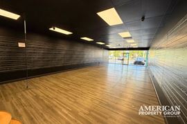 +/- 1,540 SF Retail on Clark Rd