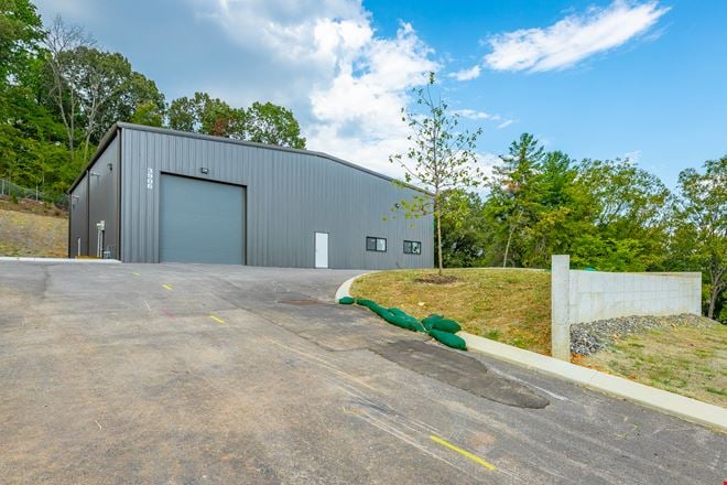 3906-3907 Caine Ln - Lease