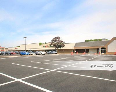Putnam Place Shopping Center
