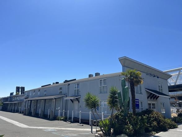 12 East Sir Francis Drake Boulevard