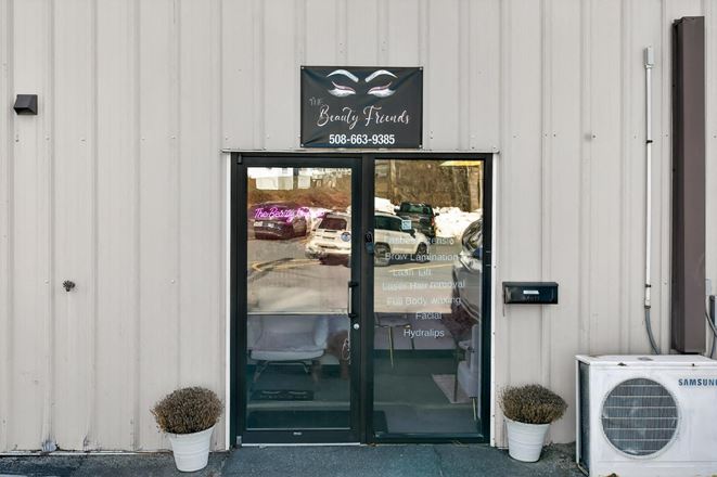 123 S Main St, Athol