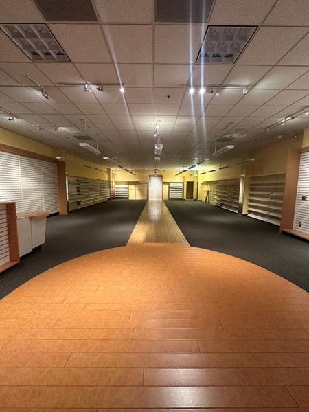 2104     Space Photo Gallery 3