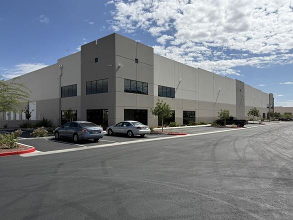 Immediate Occupancy | ±47,592 SF Turnkey Warehouse