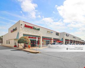 Lakehills Plaza