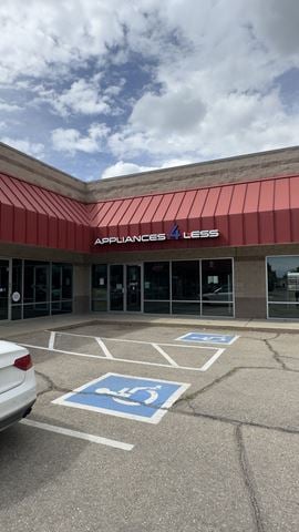 275 Waneka Pkwy
