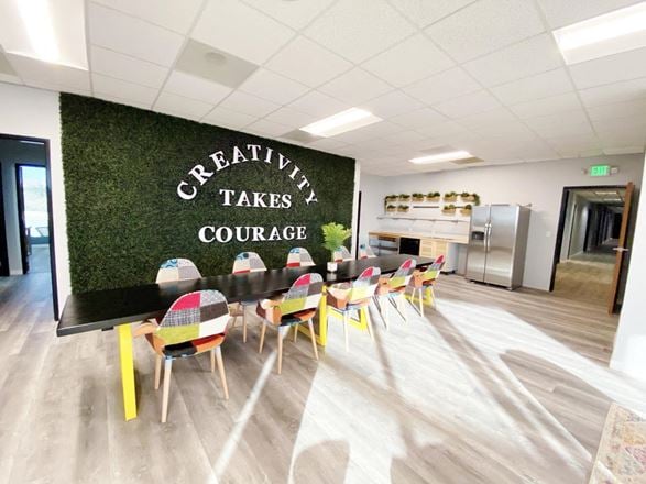 Circle Hub - 1300 Eastman Avenue