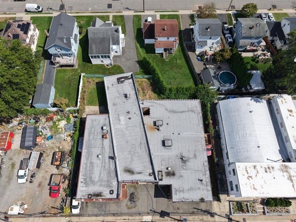 109 W Shore Ave