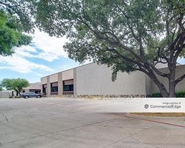 2900 Gateway Drive & 6025 Commerce Drive