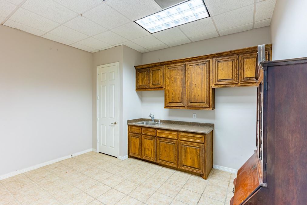 Office Suites Available for Lease on US-80