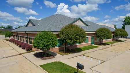 Office space for Rent at 1869 E Maple Rd in Troy