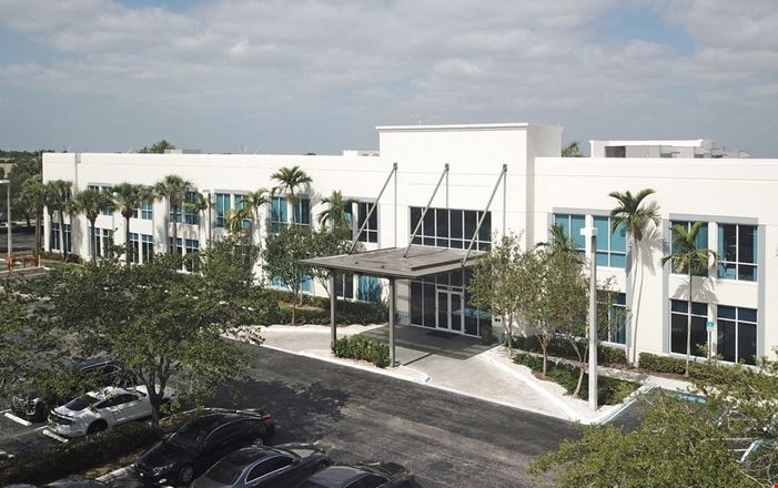 Office property in Pembroke Pines, FL