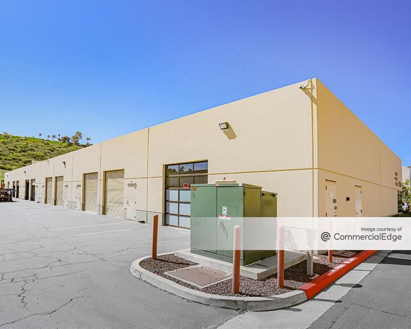 Rancho Del Oro Business Center