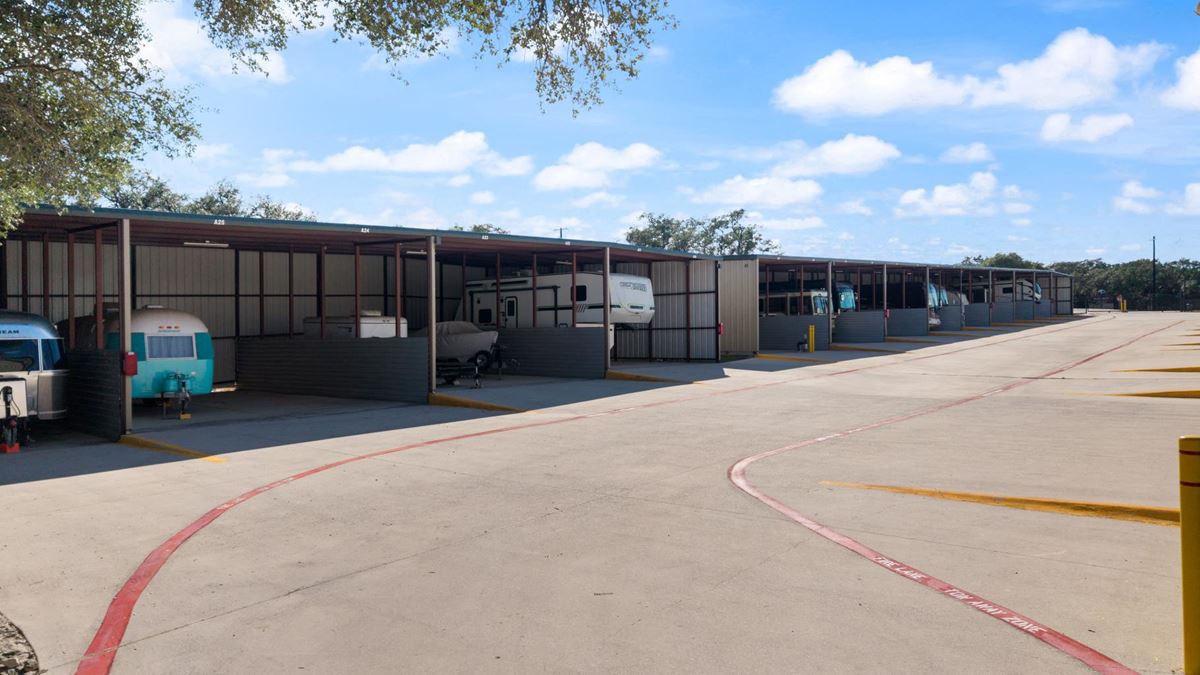 AUSTIN LAKESIDE BOAT & RV STORAGE