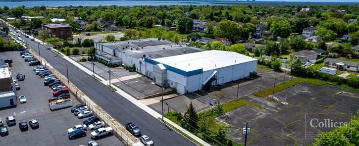 51,540 SF Flex Warehouse for Single or Multi-Tenant Use