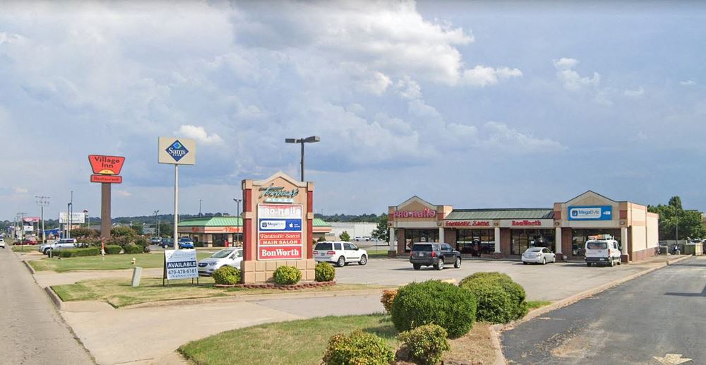 7612 Rogers Ave, Fort Smith, AR Retail Building