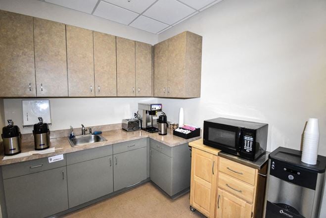 LJMG, INC - First Choice Executive Suites Rancho Bernardo