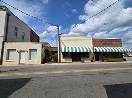 3 E Hampton Ave