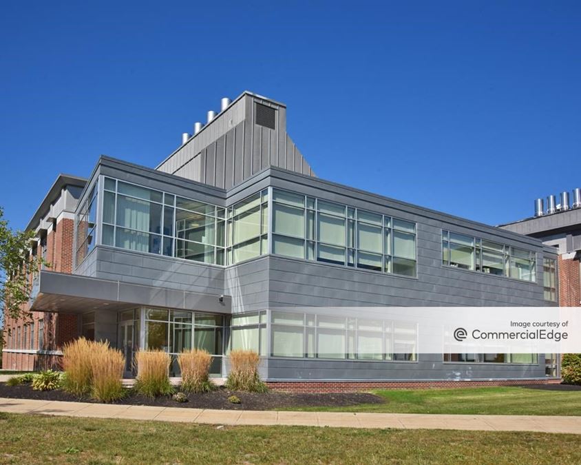 Maine Medical Center Scarborough Campus 81 Research Drive 81 Research Drive Office Building