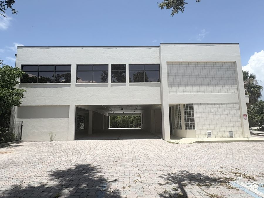 5016 Calle Minorga