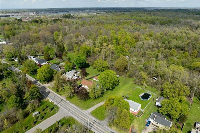 242 Pleasant View Dr