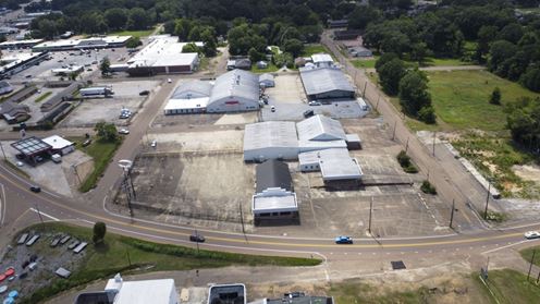 Single-Tenant Industrial Showroom/Office