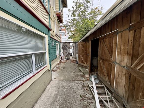 121 Menzies Street