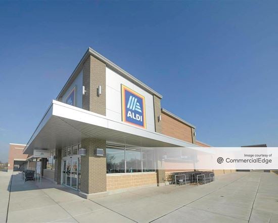 Ralphs Corner Shopping Center