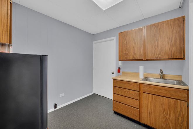 3S340 Rockwell St, Unit 201 - 2nd Floor South, Warrenville, IL 60555
