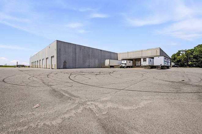 490 W Basin Rd, New Castle, DE