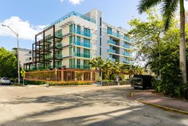 Prime Retail Investment Opportunity – Miami Beach | $5,000,000