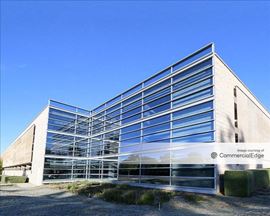 900 Corporate Pointe