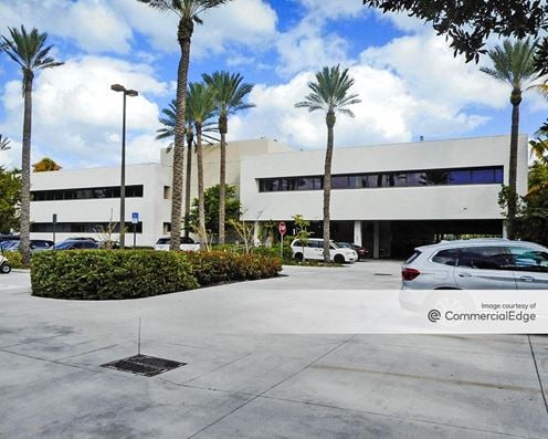 240 Crandon - Boulevard