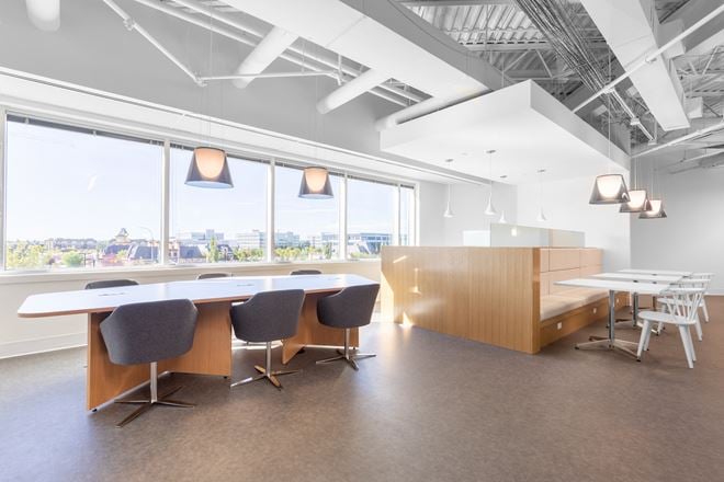 Regus - Calgary – Quarry Park