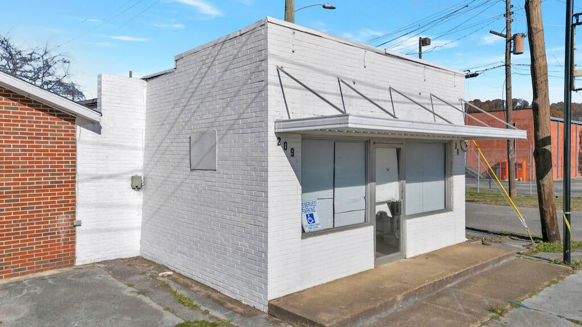 209 W Gordon Ave