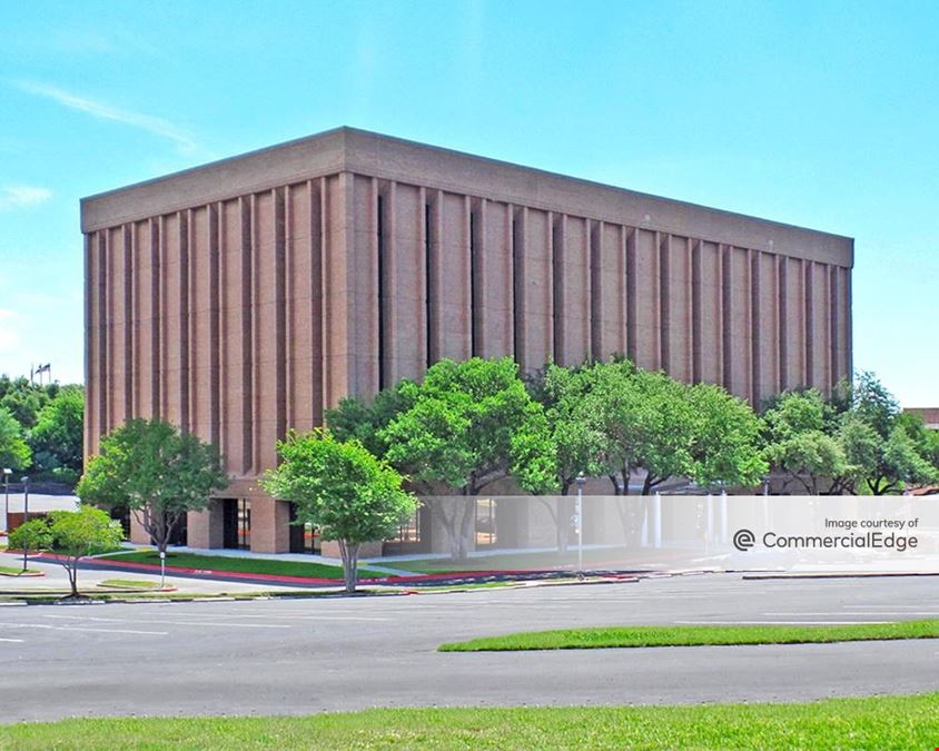 Legacy Oaks - Tower