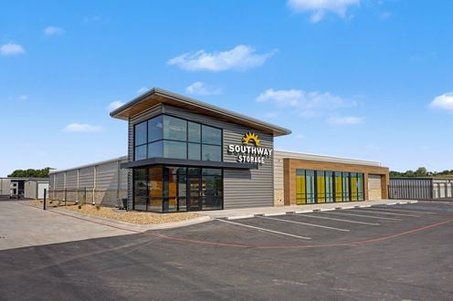 Southway Luxury Storage | 1,400–2,240 SF Units