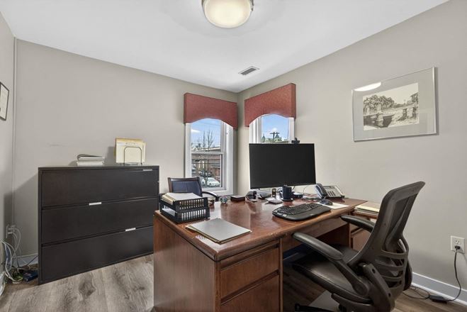 Flexible Use Building | Downtown Nashua | 2,500+/- Usable SF | DMU Zoning