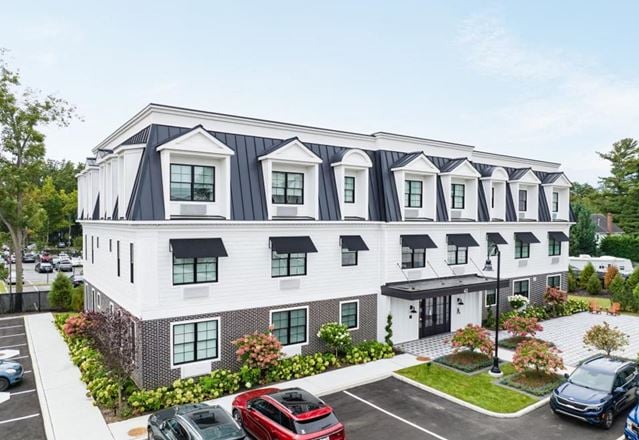 The Lofts at Maple & Main Retail