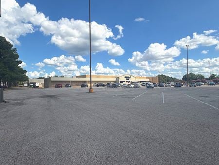 Retail space for Rent at 4744 Spottswood Ave in Memphis