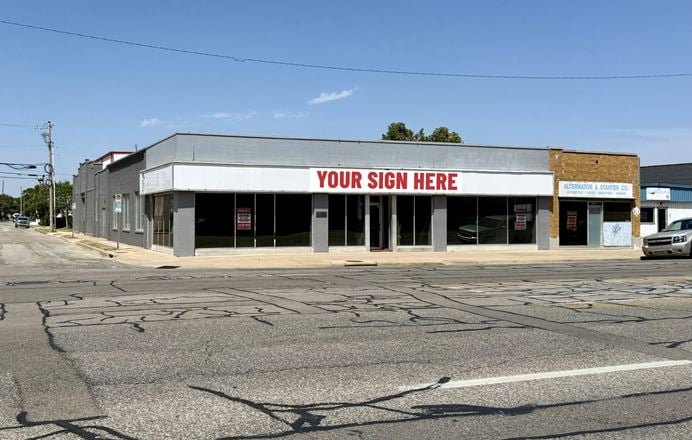 DOUGLAS RETAIL/WAREHOUSE