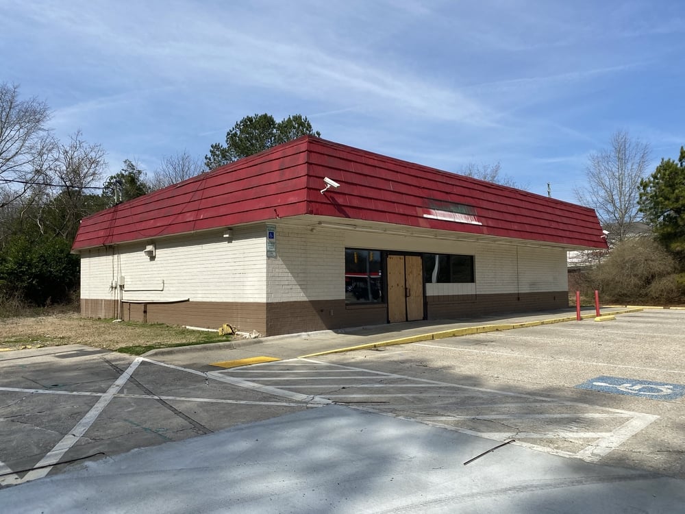 Freestanding Retail Building In Hope Mills NC 4000 S Main St Hope   7772138 