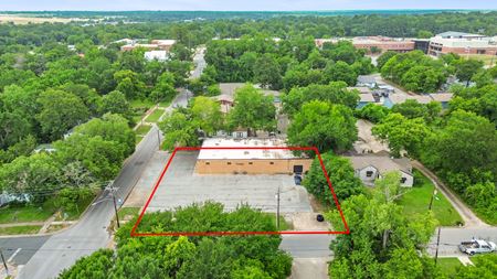 Photo of commercial space at 929 University Ave in Huntsville